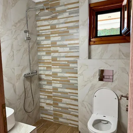 Popi Griva 4* Vurvurú