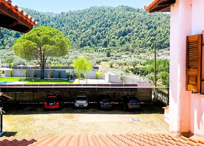 Popi Griva Vourvourou